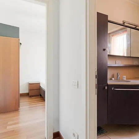 Guesthost - Stylish Viale Toscana * Milano